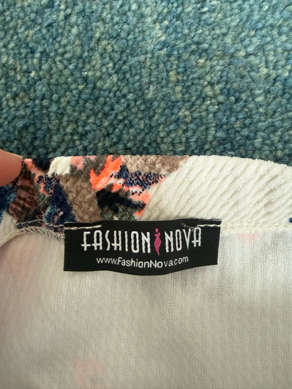 Fashion Nova White Floral Sweetheart Romper with Coral & Navy Accents - Picture 3 of 4